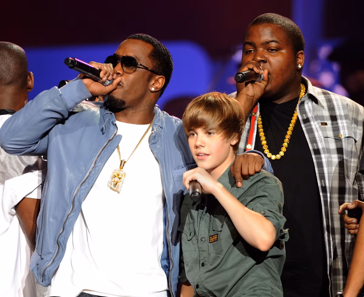 Justin Bieber kêu gọi công chúng hãy tập trung sự chú ý vào những nạn nhân thật sự.