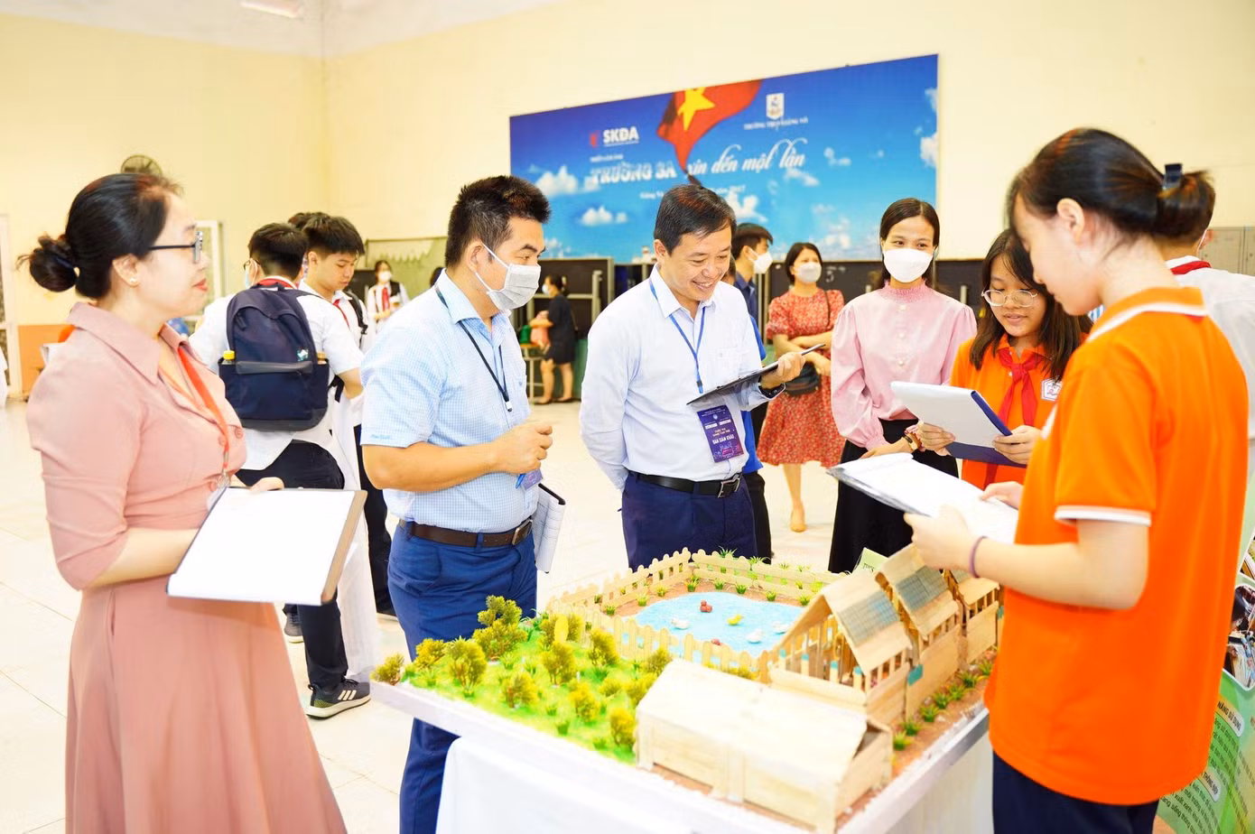 BGK chấm thi khối THCS