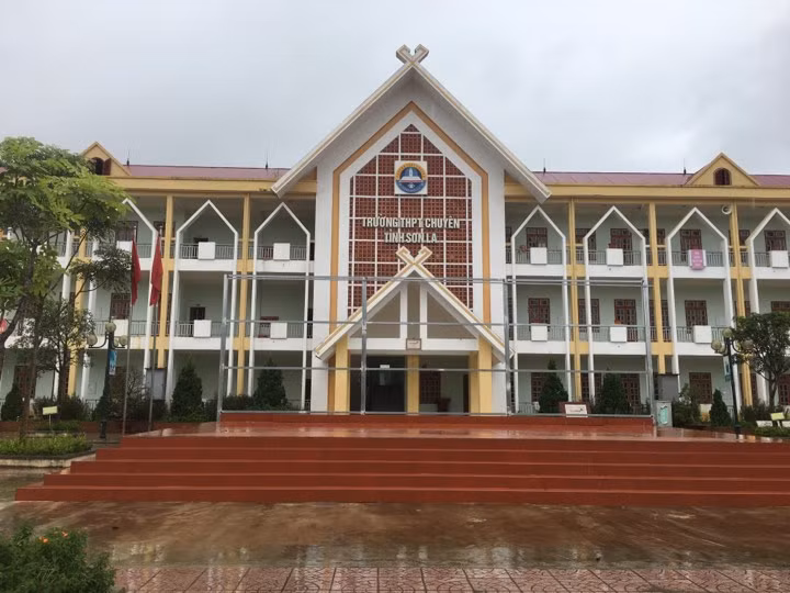 Nghi vấn điểm thi THPT bất thường: Rà soát lại khâu tổ chức thi ảnh 1