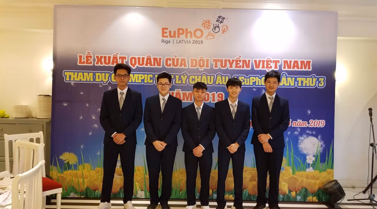 Bị khích tướng, nam sinh đạt giải tỉnh đến huy chương Olympic Vật lý ảnh 1