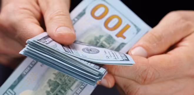 Tỷ giá USD trên thị trường tự do lên cao nhất từ trước đến nay.