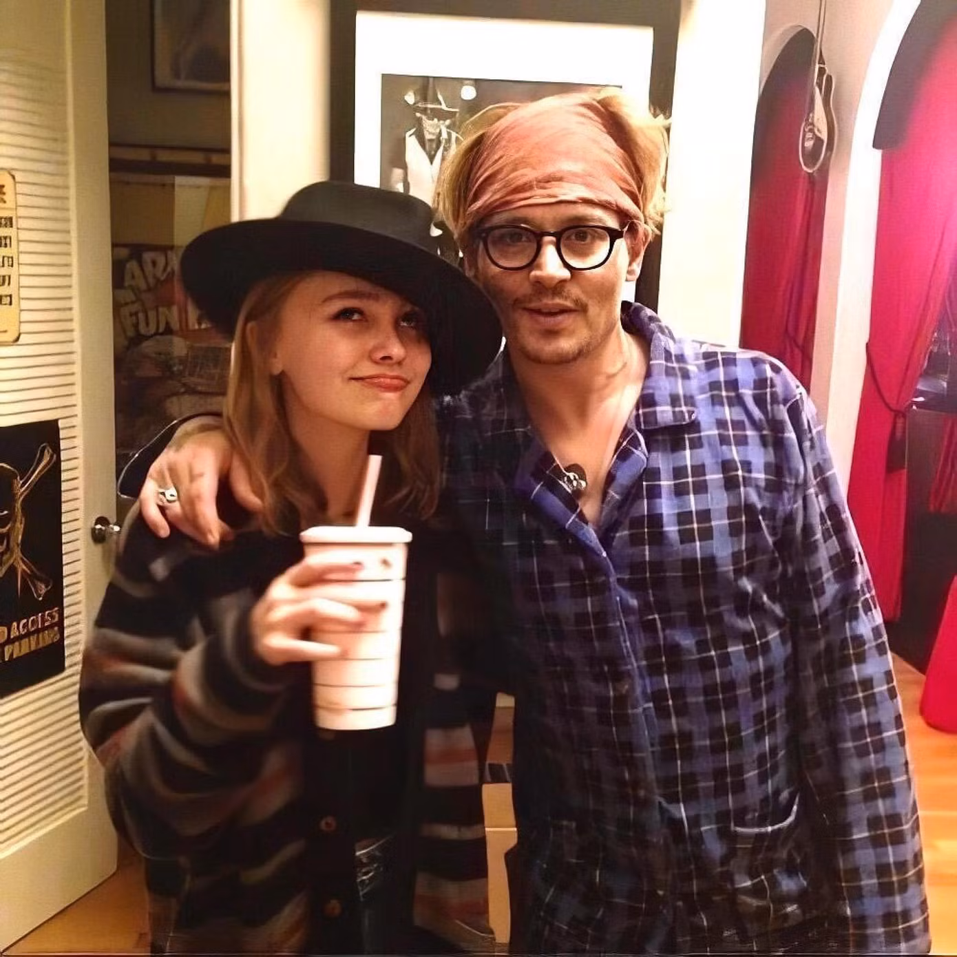 Lily-Rose Depp cho rằng bị nhìn nhận cực đoan khi là con của người nổi tiếng. Ảnh: Twitter.