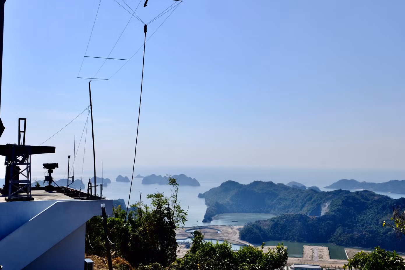 Nơi được ví như "mắt thần" canh giữ biển trời Đông Bắc. Ảnh: Châu Linh