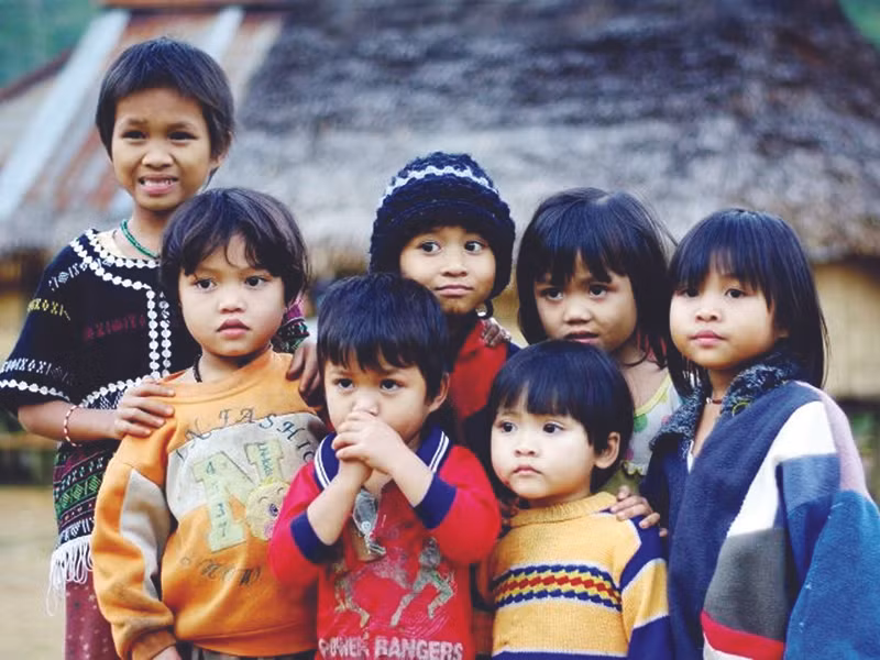 Trẻ em dân tộc làng Aur qua ống kính của dân phượt Nguyễn Anh Tuấn