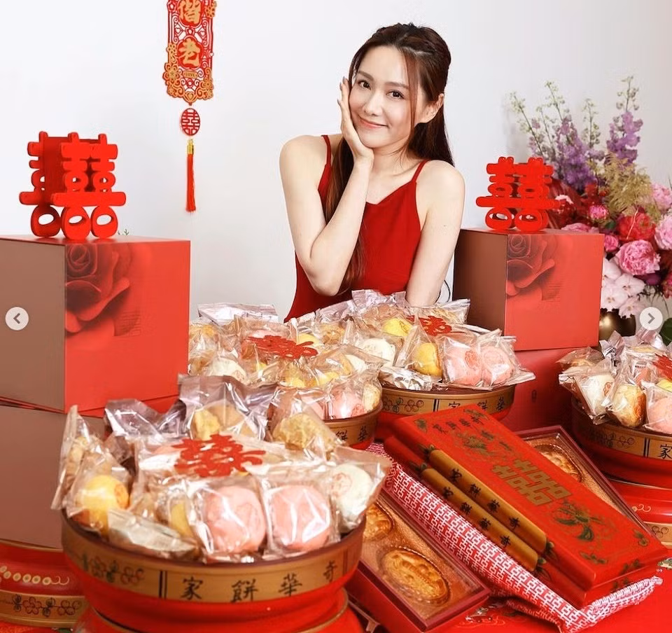 Mã Quốc Minh và Thang Lạc Văn tất bật chuẩn bị hôn lễ.
