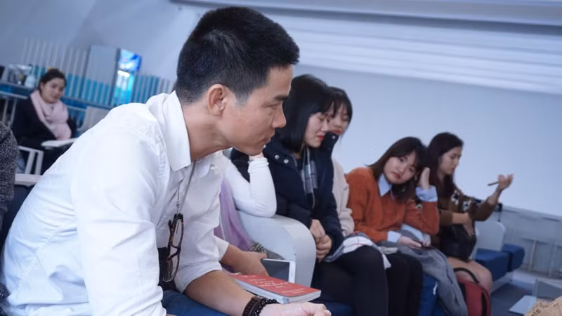 'Sao phải đau đến như vậy' vừa ra mắt đã tái bản ảnh 1