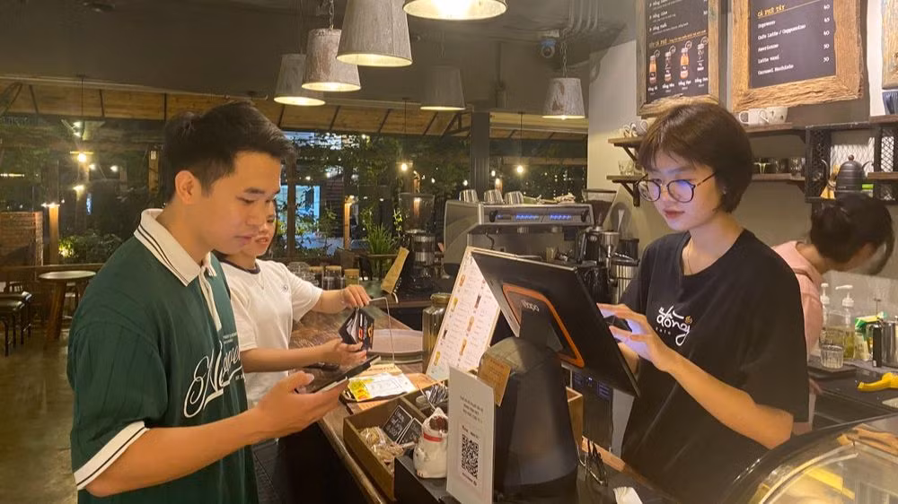 Nếu Dự thảo Luật BHXH sửa đổi được thông qua, thời gian tới, lao động làm thêm theo giờ có thu nhập ổn định theo tháng sẽ tham gia đóng BHXH bắt buộc (Ảnh minh họa).