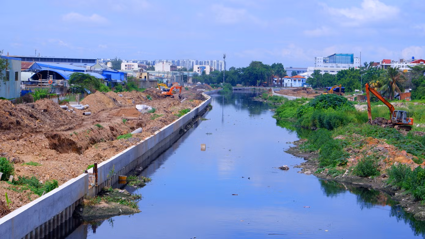 Dự án xây dựng hạ tầng và cải tạo môi trường kênh Tham Lương - Bến Cát - rạch Nước Lên (giai đoạn 2) có tổng mức đầu tư 8.200 tỷ đồng (trong đó vốn ngân sách trung ương là 4.000 tỷ đồng và vốn ngân sách thành phố là 4.200 tỷ đồng).