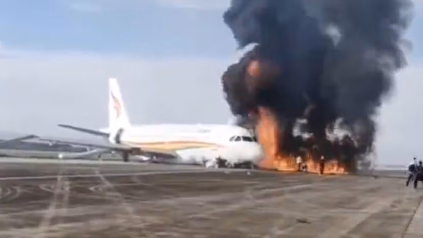 Chiếc máy bay Tibet Airlines cháy trên đường băng ở Trùng Khánh