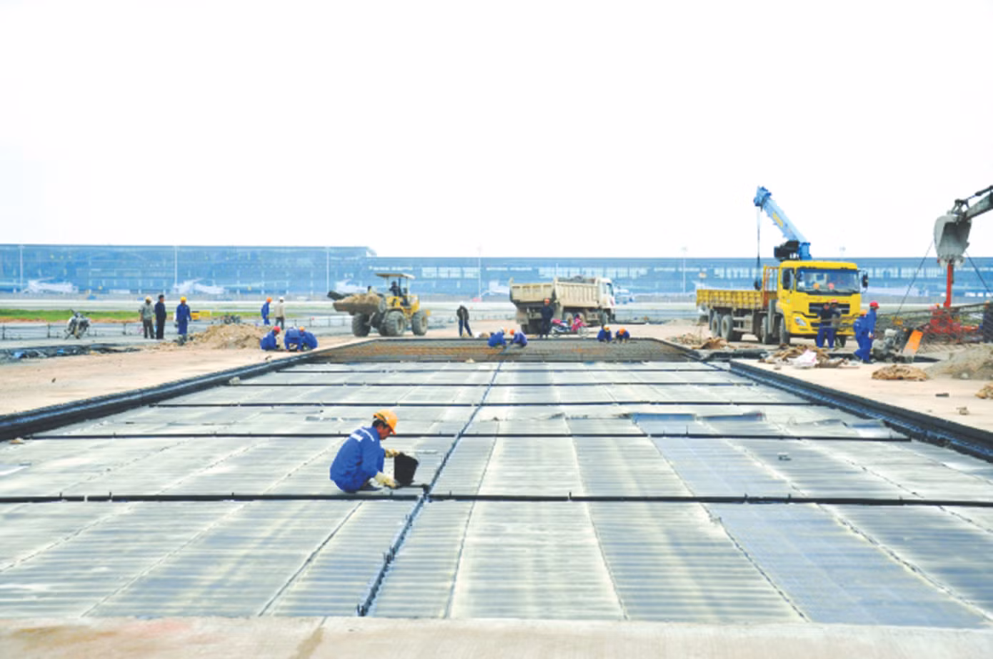CIENCO4 thi công đường băng sân bay Nội Bài