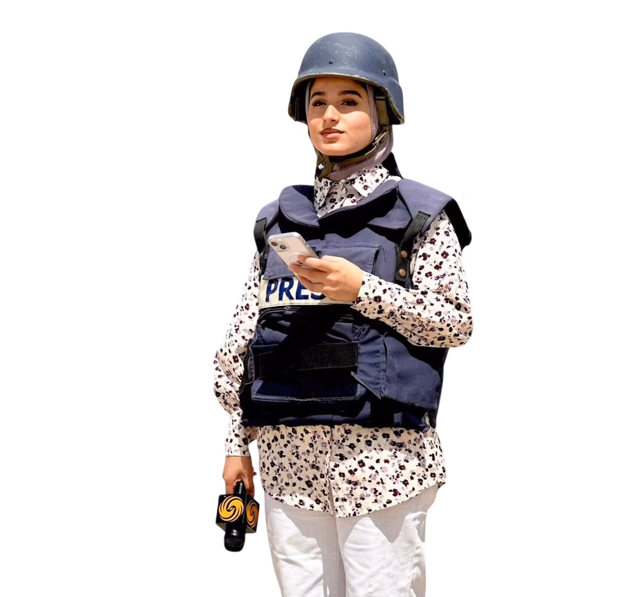 Nhà báo, nhà thơ Nour ElAssy hoạt động tại Dải Gaza.