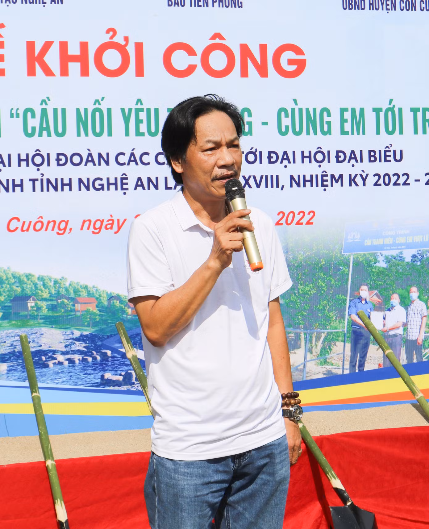 Phó Tổng biên tập báo Tiền Phong phát biểu tại buổi lễ