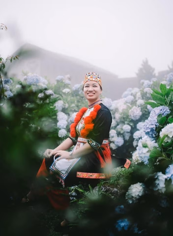 Sơn nữ và cẩm tú cầu Ảnh: Duy Chiến