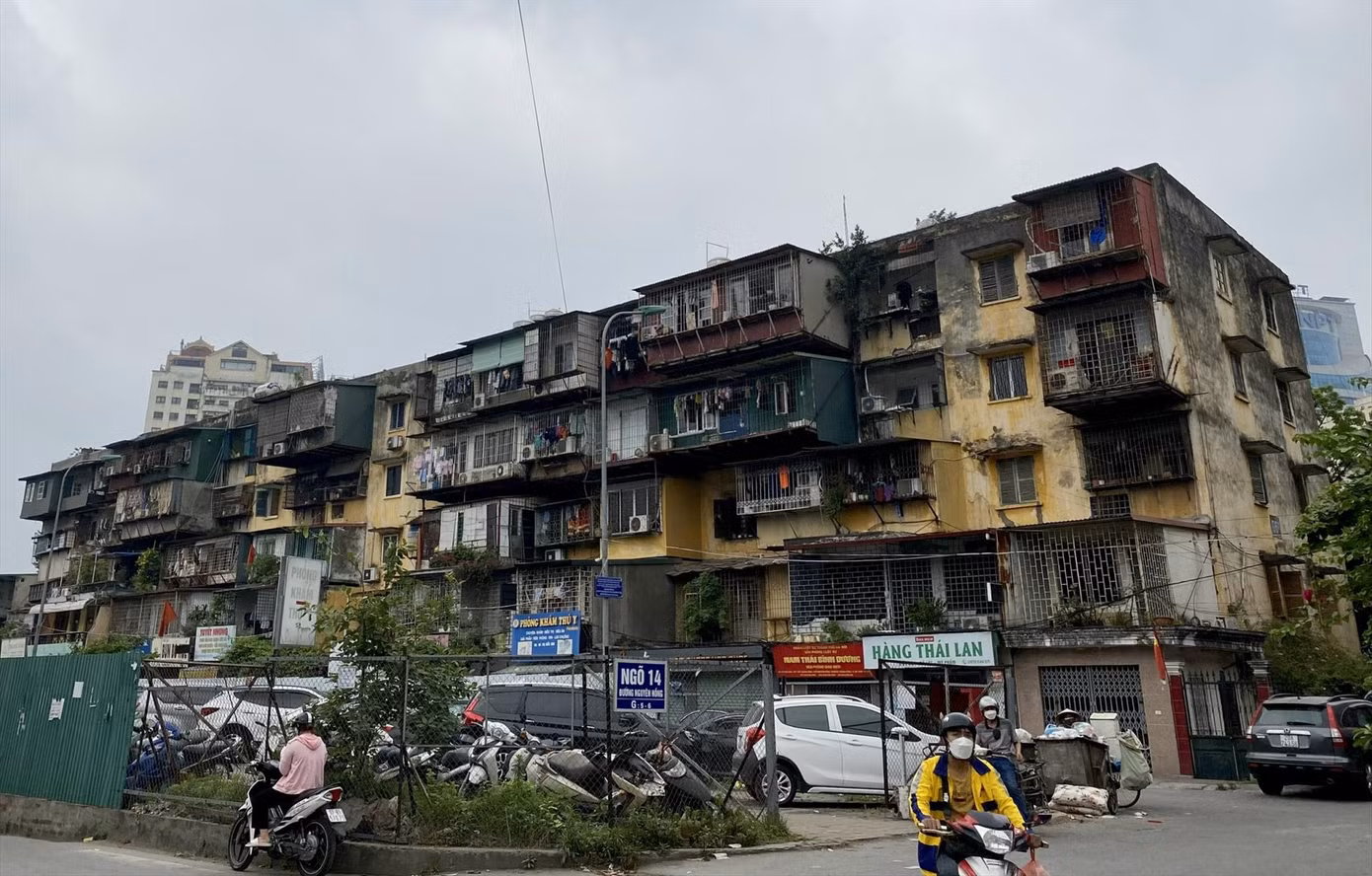 Hà Nội yêu cầu các quận, huyện tiến hành di dời người dân khỏi chung cư cũ cấp nguy hiểm trong quý I/2023