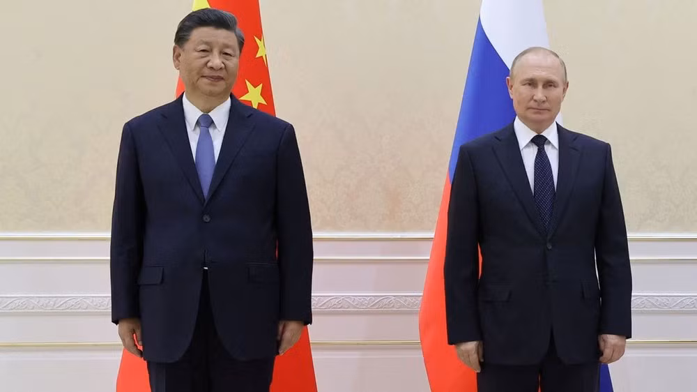 Tổng thống Nga Vladimir Putin và Chủ tịch Trung Quốc Tập Cận Bình trong cuộc gặp tại Uzbekistan ngày 15/9 Ảnh: Getty Images