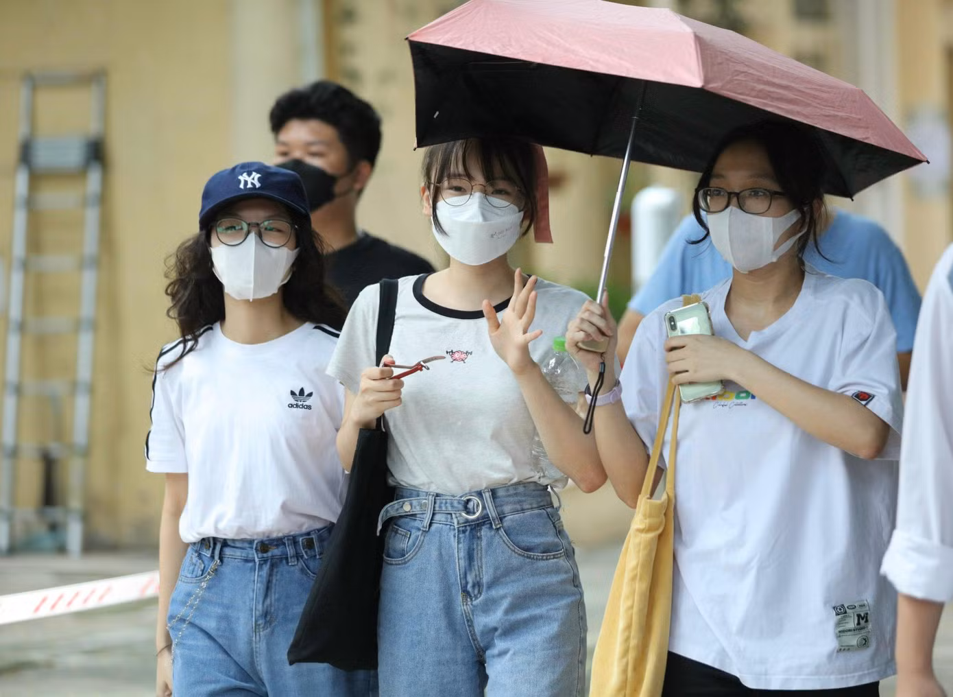 Lứa tuổi học sinh cần được giáo dục về giới tính, sự quan tâm của gia đình và nhà trường. Ảnh: Như Ý