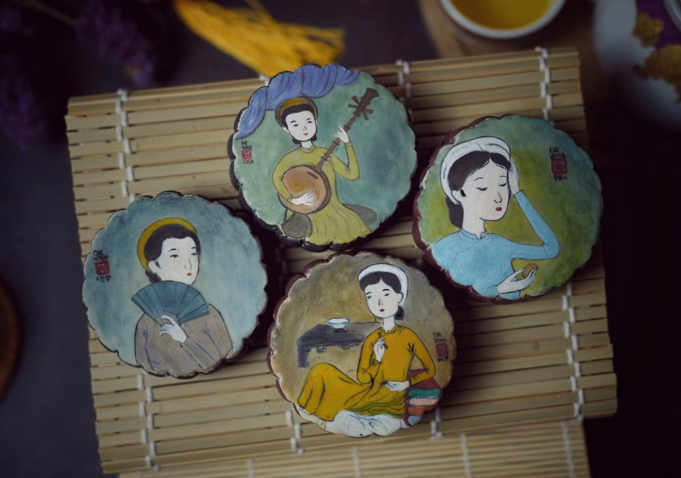 Những chiếc bánh Trung thu được “khoác áo mới” trông như những bức tranh thu nhỏ