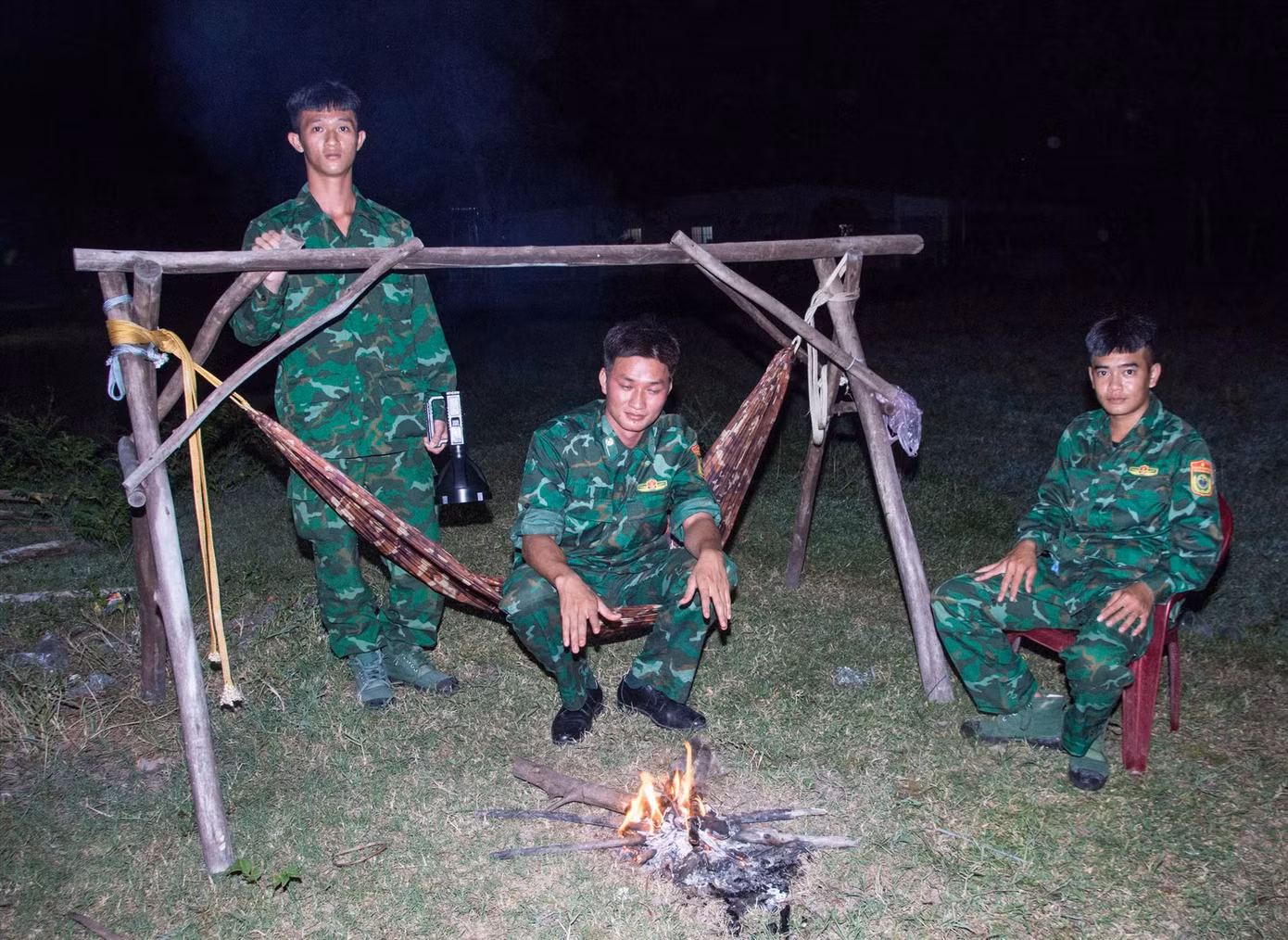 Một chốt gác đêm trên đường biên giới khu vực cánh gà cửa khẩu quốc tế Tây Ninh để chống buôn bán người Ảnh: Lê Văn Chương