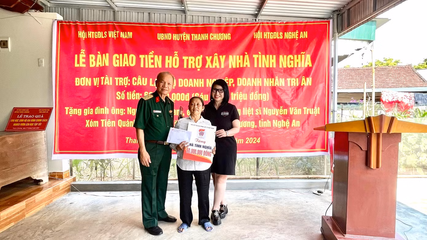 Hội Hỗ trợ gia đình liệt sỹ Việt Nam xây nhà tình nghĩa tặng gia đình liệt sỹ tại Nghệ An.