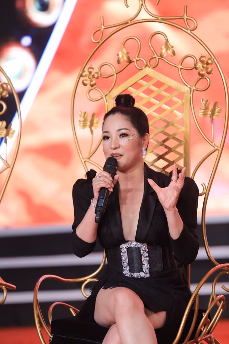 MC Thanh Bạch 'tình tứ' cùng danh hài Thúy Nga gây bất ngờ ảnh 4