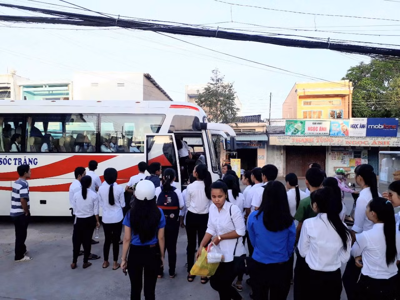 Các tỉnh ĐBSCL tiếp sức sĩ tử thi Quốc Gia ảnh 7