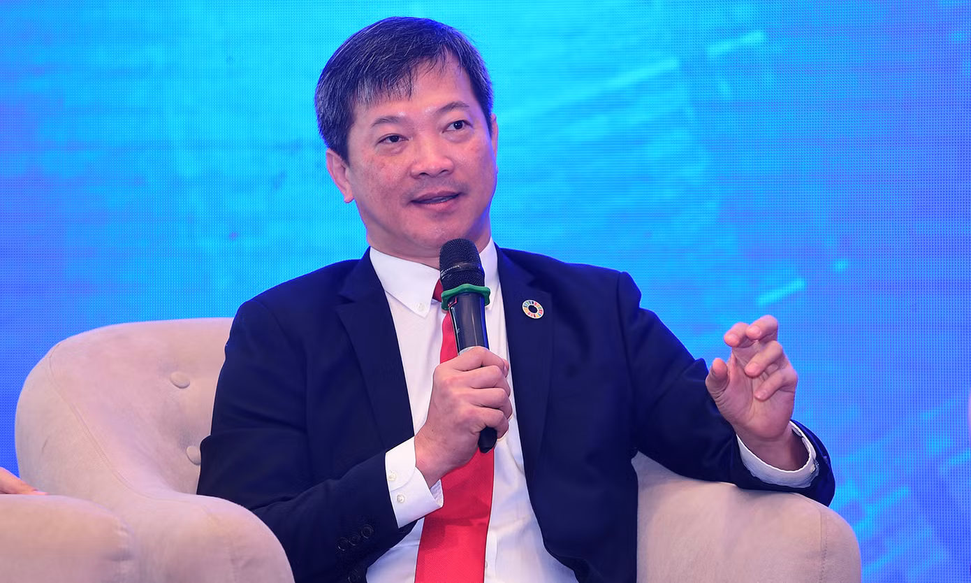 Ông Mai Hữu Tín chia sẻ tại phiên thảo luận. Ảnh: Xuân Tùng Ông Mai Hữu Tín chia sẻ tại phiên thảo luận. Ảnh: Xuân Tùng