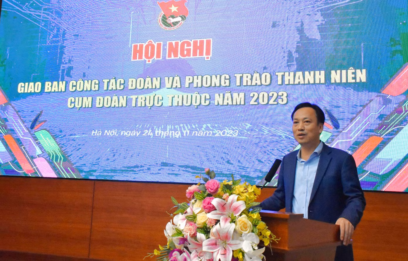 Phó Bí thư thường trực Đảng uỷ Khối các cơ quan T.Ư Lại Xuân Lâm phát biểu chào mừng tại hội nghị.