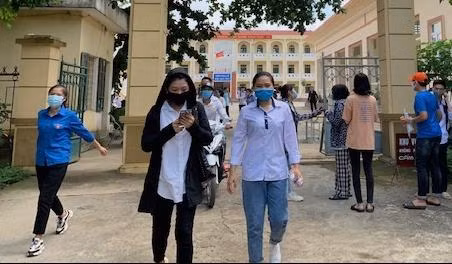 Thi THPT: Sĩ tử trường nội trú ở TPHCM được 'chăm tận răng' ảnh 13