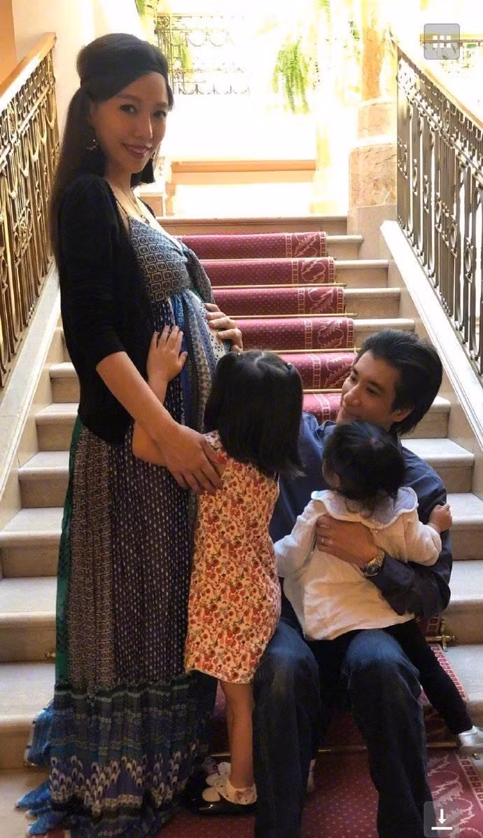 Lý Tịnh Lôi tố bị chồng coi như "máy đẻ".