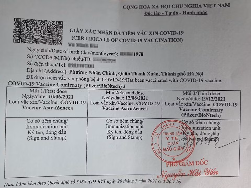 Giấy xác nhận tiêm mũi 3 vắc xin COVID-19 trên địa bàn quận Cầu Giấy. Ảnh: VH