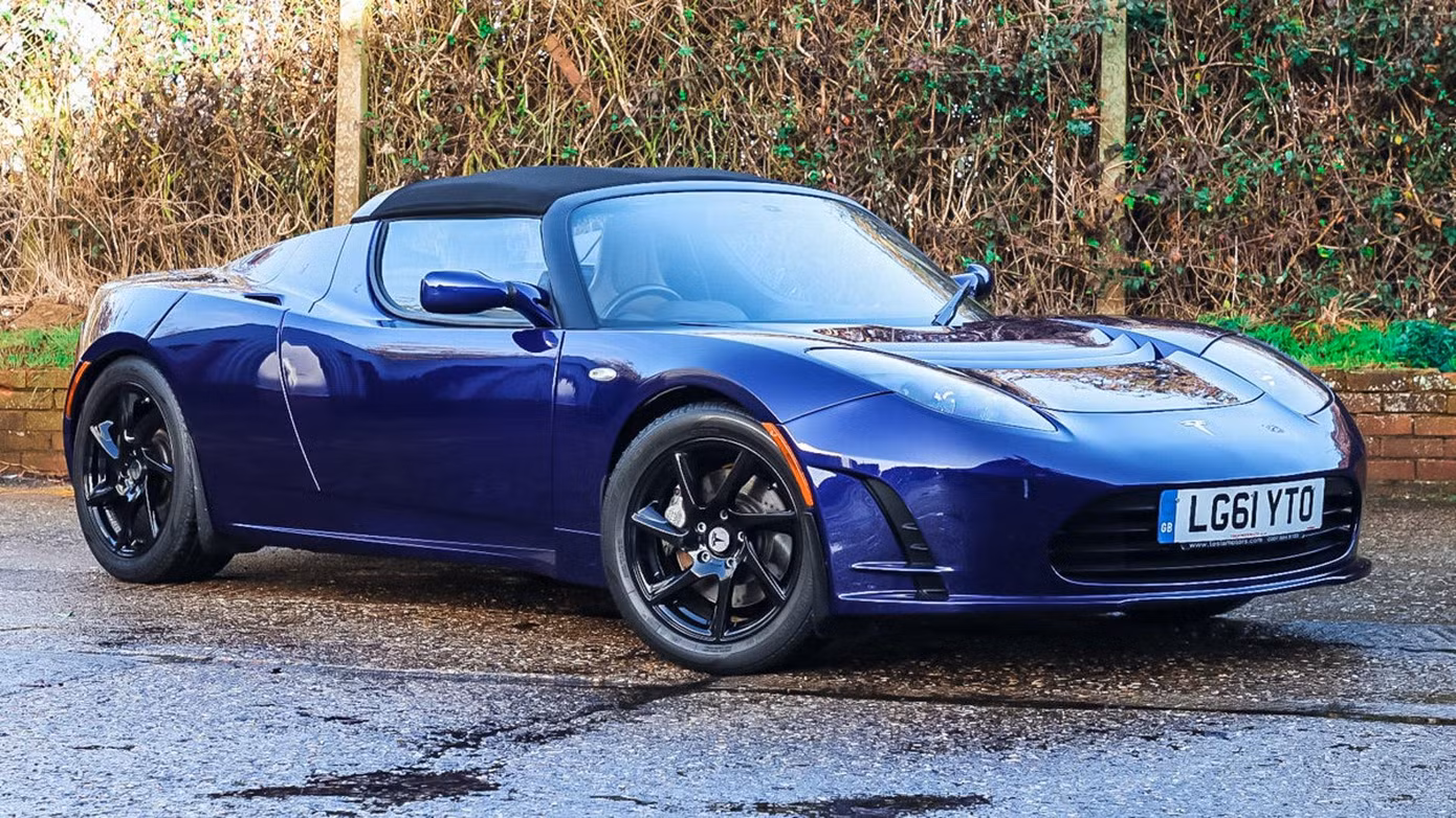 Cả hai nhà đồng sáng lập Google đều sở hữu Tesla Roadster và Toyota Prius