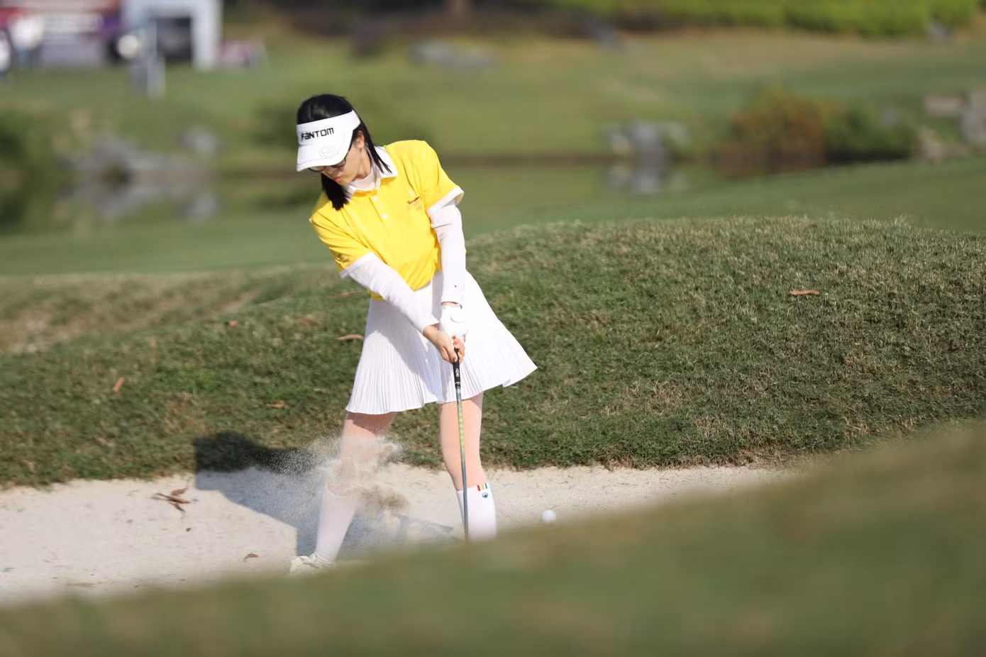 Trong số kỹ thuật đánh golf, đánh cát là kỹ thuật khó, luôn thách thức trình độ golfer.