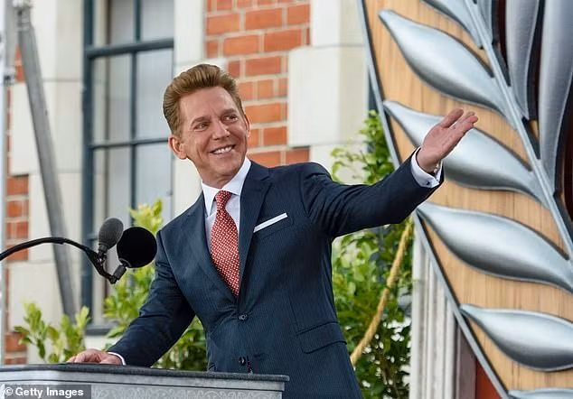 Thủ lĩnh Scientology qua lời kể của Brisker là người thích kiểm soát. Ảnh: Getty Images.