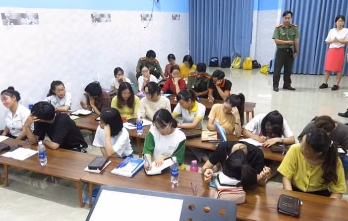 Ai sẽ ngồi 'ghế nóng' trường Đại học Đông Đô ảnh 8