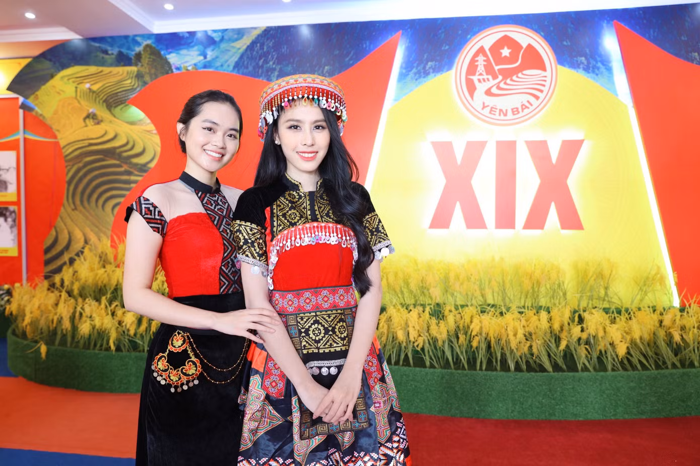 Sáng 9/6, người đẹp Phương Anh cùng Á hậu 1 Hoa hậu Việt Nam 2022 Trịnh Thùy Linh và Á hậu 2 Hoa hậu Việt Nam 2022 Lê Nguyễn Ngọc Hằng tham dự Hội thảo "Thúc đẩy chuyển đổi số khu vực trung du, miền núi phía Bắc", được tổ chức ở Yên Bái. Báo Tiền Phong mong muốn hội thảo trở thành diễn đàn trao đổi, chia sẻ những mô hình hay, kinh nghiệm tốt trong chuyển đổi số ở khu vực trung du, miền núi phía Bắc; góp phần nâng cao nhận thức về vai trò của chuyển đổi số, thúc đẩy chuyển đổi số và phát triển kinh tế số ở khu vực rộng lớn, giàu tiềm năng nhưng cũng còn nhiều khó khăn này.