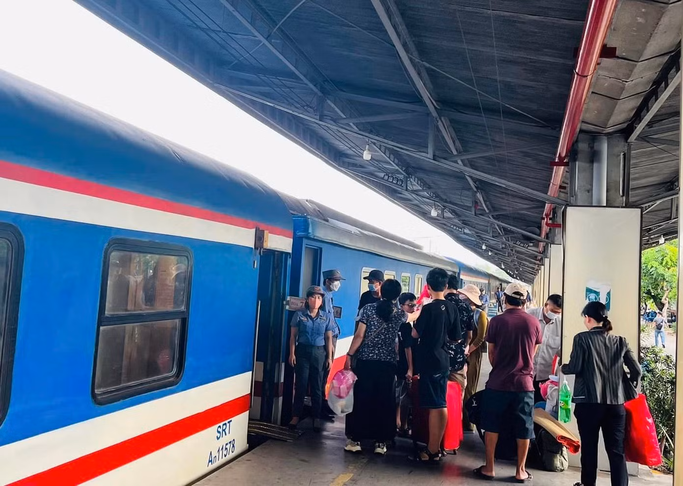 Trong dịp cao điểm phục vụ hè 2023, công ty CP Vận tải đường sắt Sài Gòn sẽ tổ chức chạy thêm các chuyến tàu nhằm phục vụ nhu cầu khách du lịch.