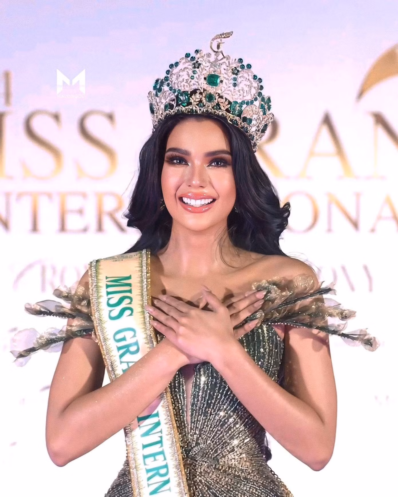 Christine Juliane Opiaza trong buổi lễ nhận vương miện.