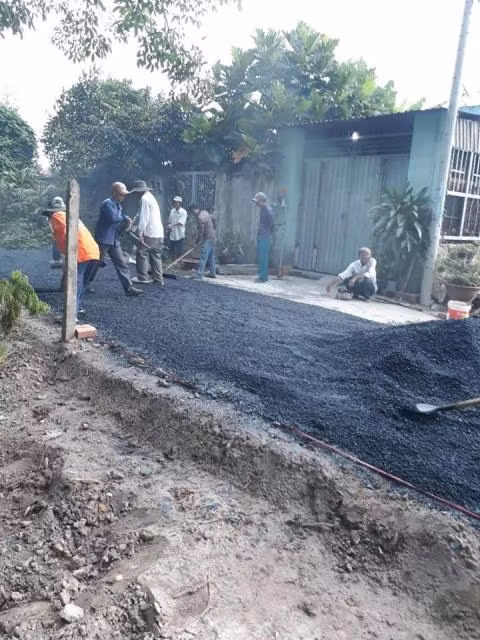 Tạm giữ người bỏ 200 triệu đồng làm đường dân sinh ảnh 1