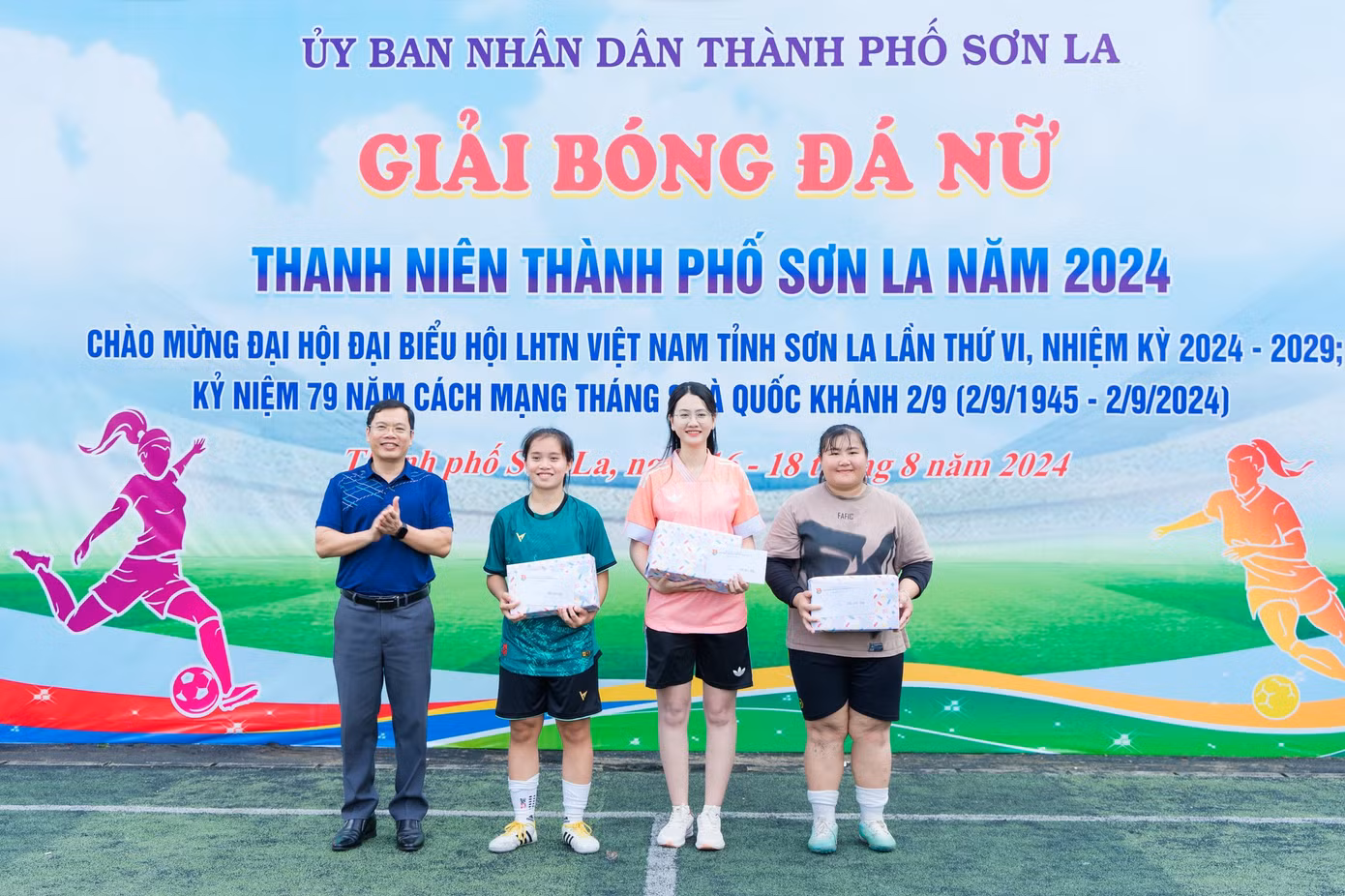 Bên cạnh đó, ban tổ chức còn trao 3 giải phụ gồm: Hoa khôi của giải, cầu thủ ghi nhiều bàn thắng và thủ môn xuất sắc nhất.