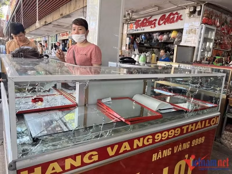 Đến thời điểm hiện tại, 2 tiệm vàng Hoàng Đức và Thái Lợi vẫn chưa thống kê được số lượng tài sản bị cướp