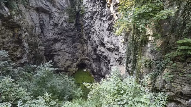 Hranice Abyss, hang động nước ngọt ở miền đông Cộng hòa Séc, là hang động nước ngọt sâu nhất thế giới. (Ảnh: CTK/Alamy)