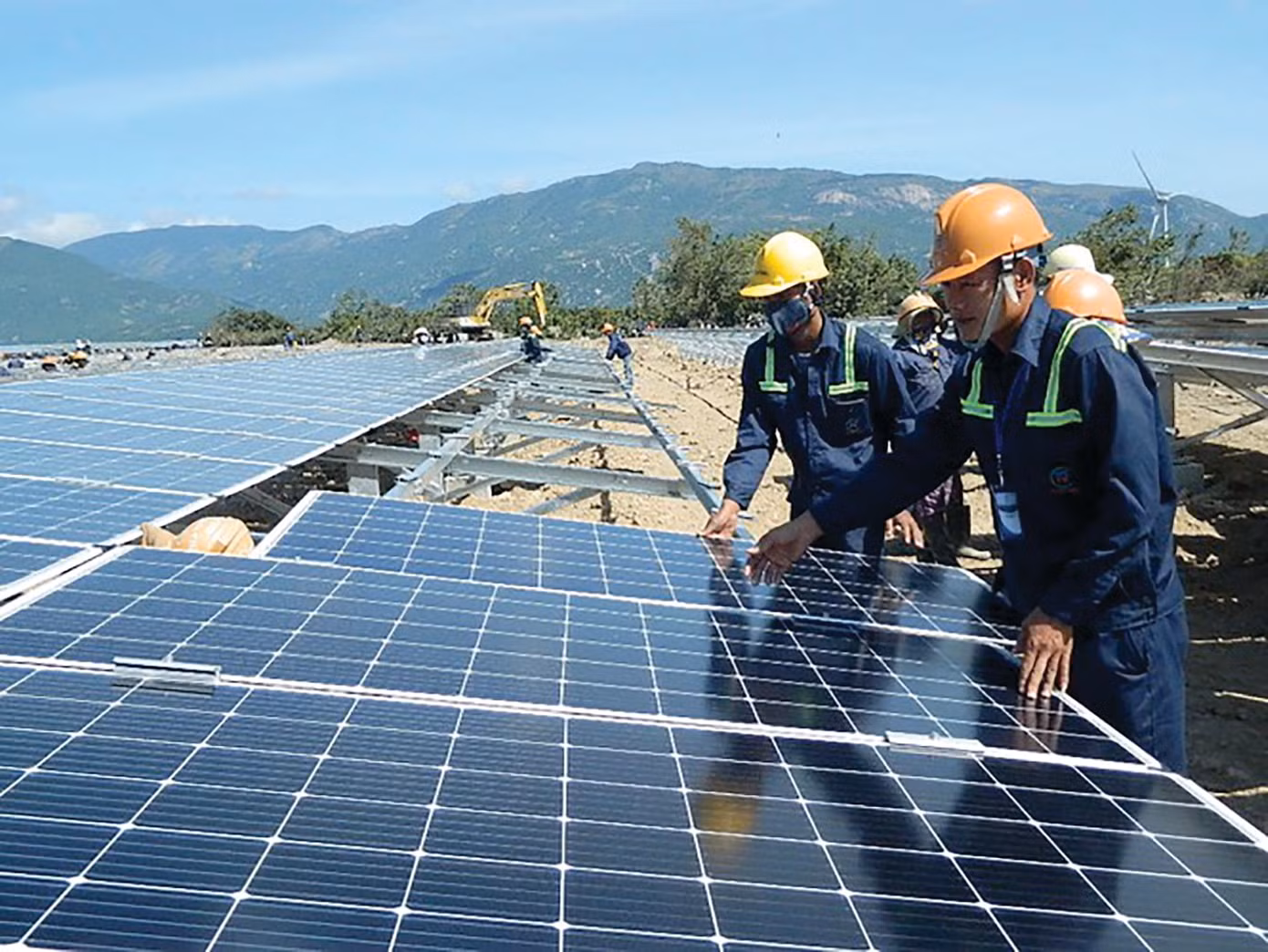 Ninh Thuận đã xây dựng các cơ chế, chính sách đột phá để khuyến khích và thúc đẩy phát triển mạnh mẽ các nguồn năng lượng tái tạo, hình thành trung tâm năng lượng tái tạo của tỉnh. Ảnh: Đăng Khoa
