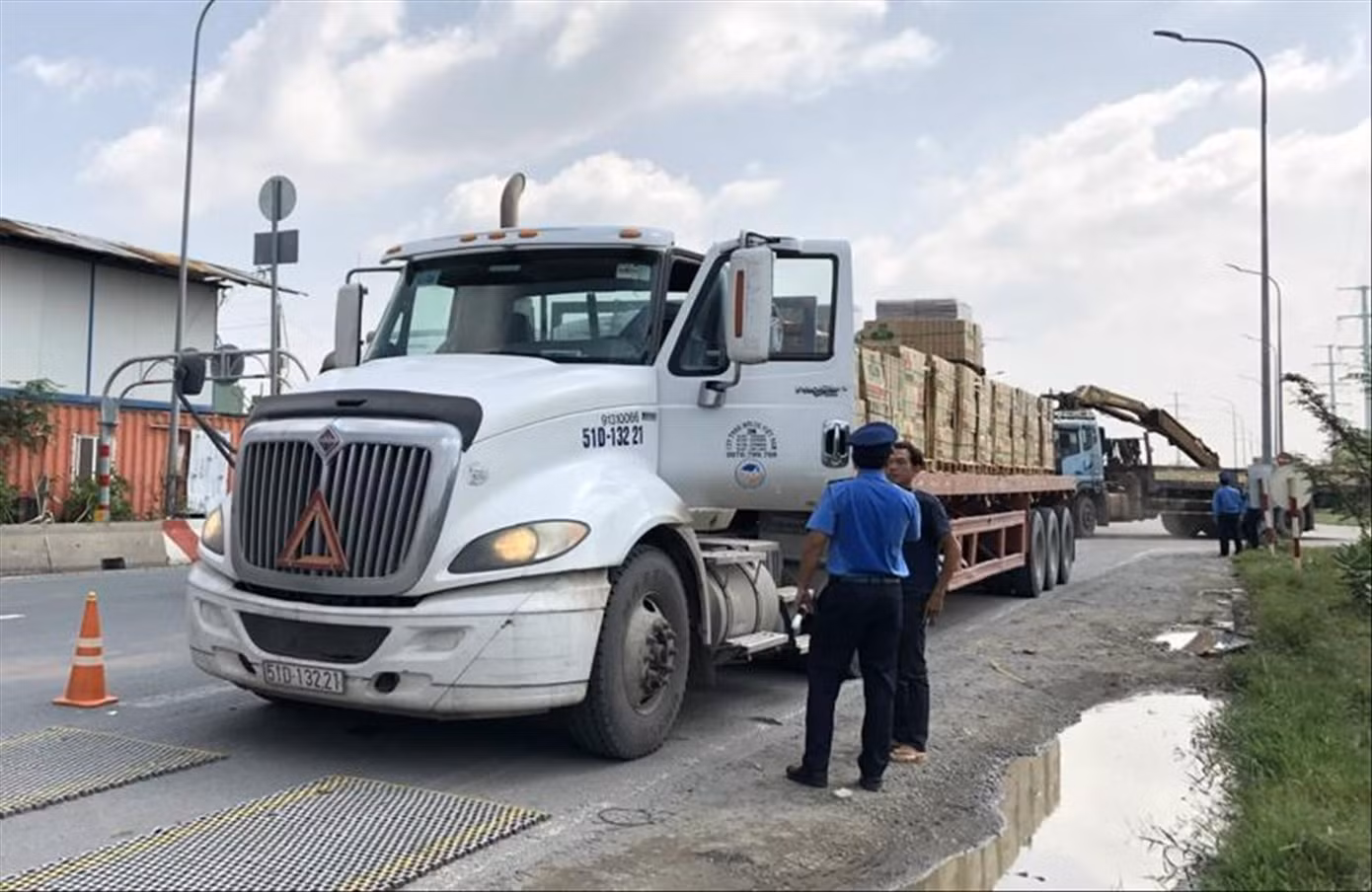 Hệ thống cân tự động hoạt động trên một tuyến cao tốc