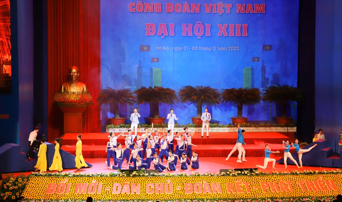 Đại hội Công đoàn lần thứ XIII xác định công tác bảo vệ nền tảng tư tưởng của Đảng trong công nhân, lao động là một trong những nhiệm vụ quan trọng.