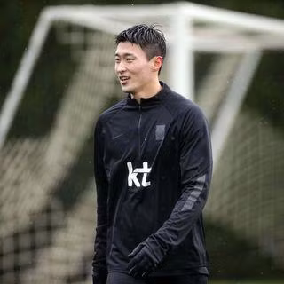 Cho Gue Sung cao 1,88 m, là vua phá lưới của K League 1 năm 2022. Ảnh: IGNV.
