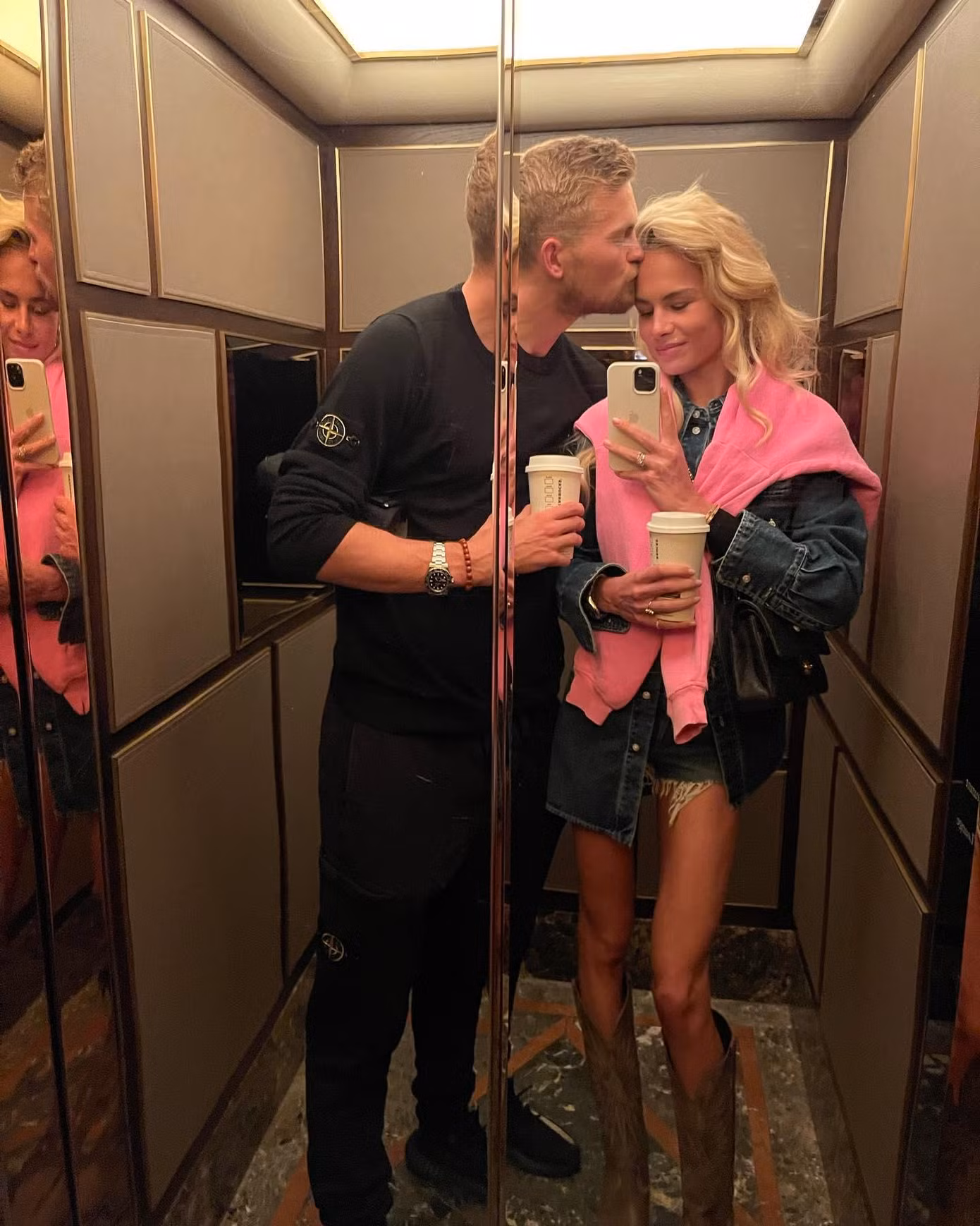 Annekee Molenaar là cô gái sinh ra trong gia đình có truyền thống bóng đá với cha là cựu hậu vệ Ajax Keje Molenaar. Vì vậy, việc Molenaar xuất hiện trên khán đài không có gì là mới lạ. Sắp tới, cô có mặt ở Qatar để cổ vũ bạn trai là cầu thủ người Hà Lan Matthijs de Ligt.