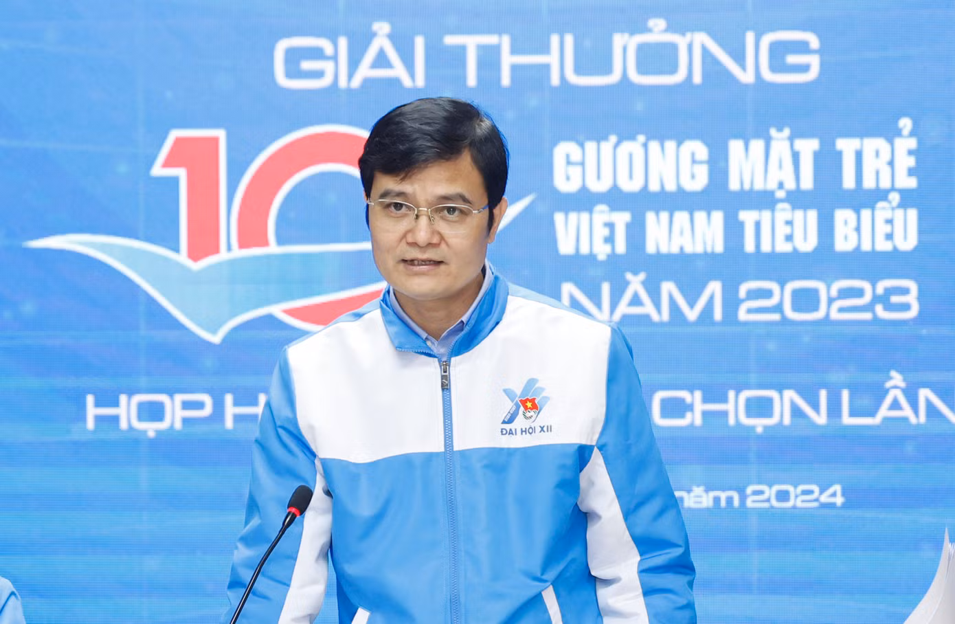 Anh Bùi Quang Huy - Ủy viên dự khuyết T.Ư Đảng, Bí thư thứ nhất T.Ư Đoàn, Chủ nhiệm UBQG về Thanh niên Việt Nam, Chủ tịch Hội đồng Giải thưởng phát biểu tại phiên họp Hội đồng lần 2