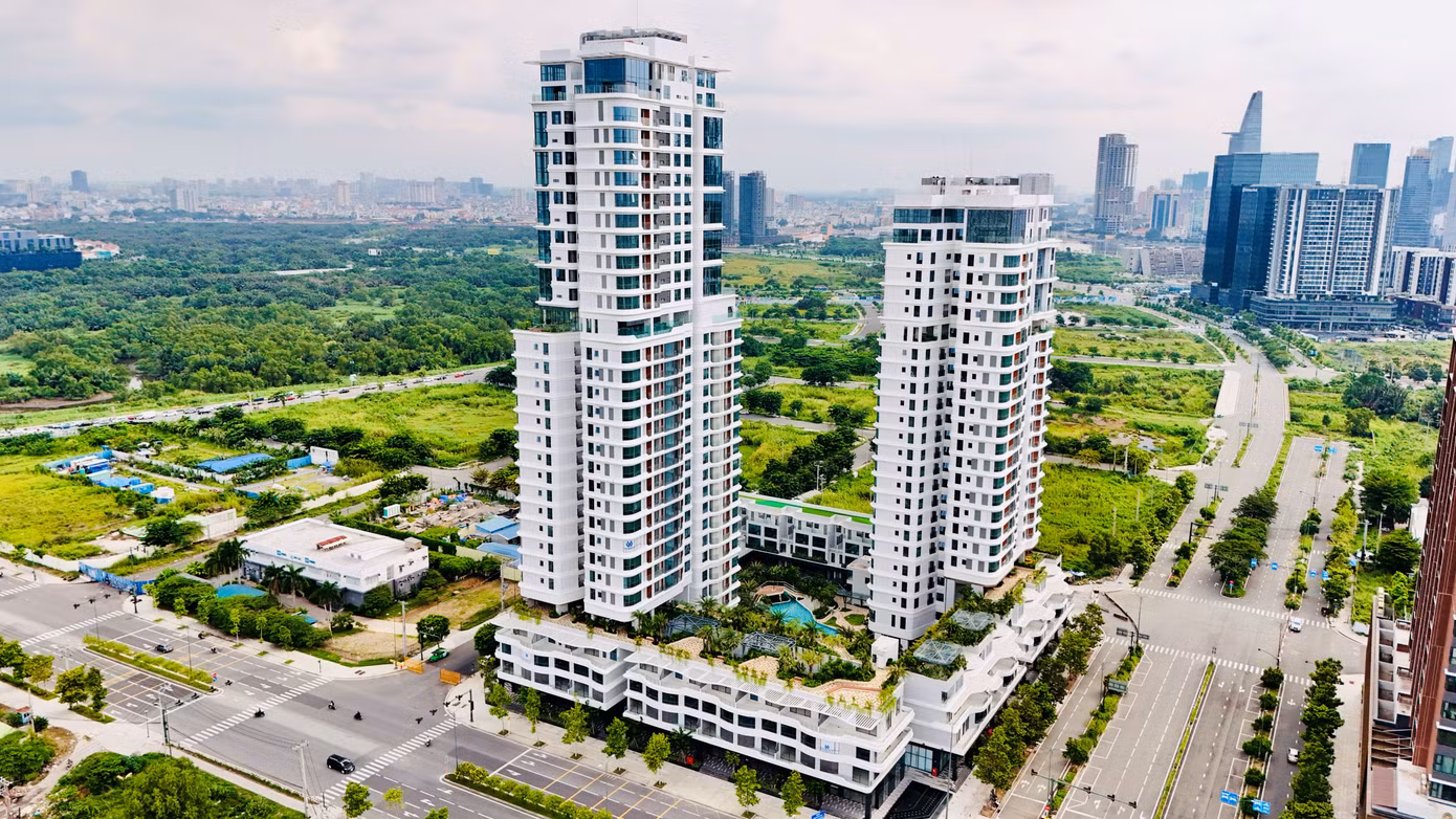 Việc sở hữu nhà ở thành phố dần trở thành một giấc mơ khó thành hiện thực đối với nhiều người.