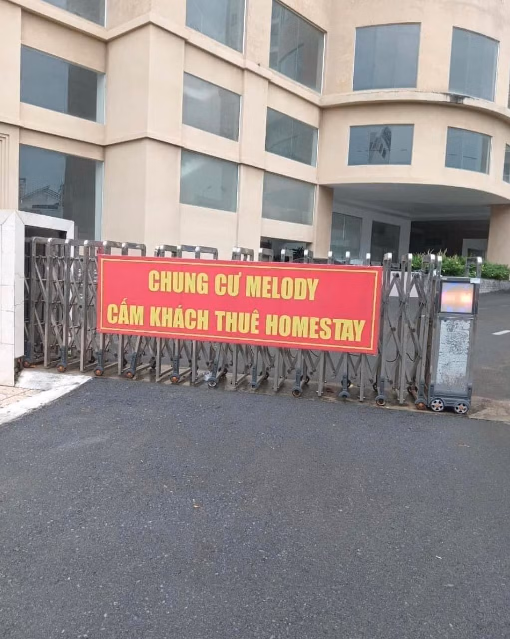 Chung cư treo biển cấm khách thuê homestay