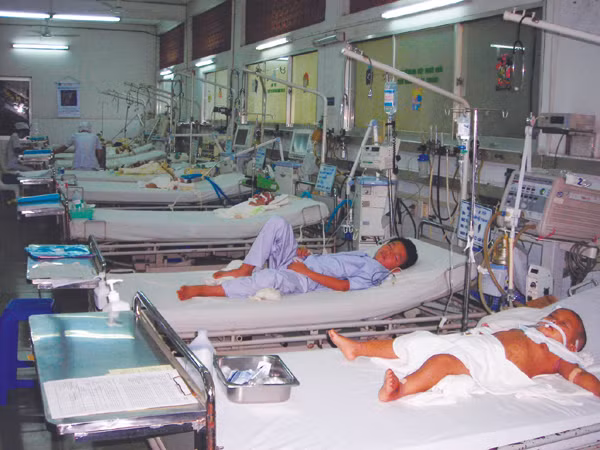 Bệnh não mô cầu xuất hiện nhiều ở lứa tuổi 16 trở xuống và lây lan nhanh qua đường hô hấp (ảnh chỉ có tính minh họa). Ảnh: L.N. Bệnh não mô cầu xuất hiện nhiều ở lứa tuổi 16 trở xuống và lây lan nhanh qua đường hô hấp (ảnh chỉ có tính minh họa). Ảnh: L.N